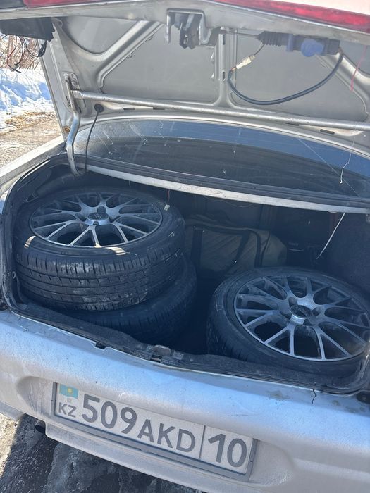 Продам комплект дисков с резиной
