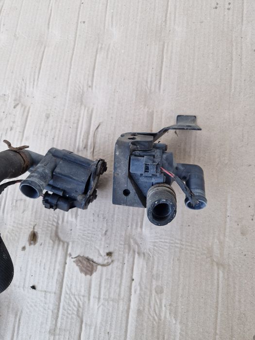 Pompa Recirculare Apa bmw f10 / f11 / f01 / f07