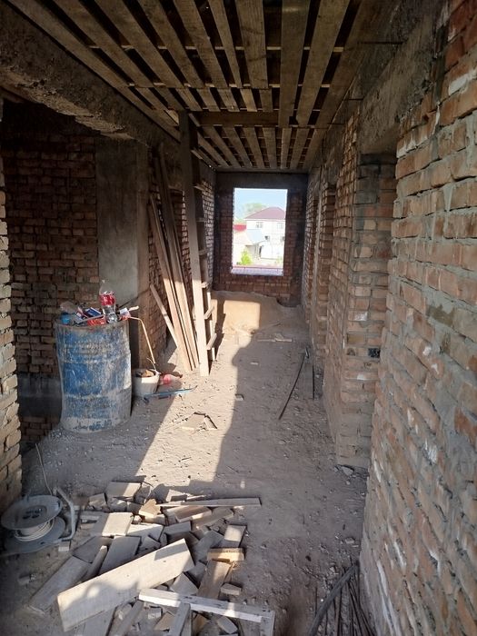 Дом в Ынтымаке с бассейном