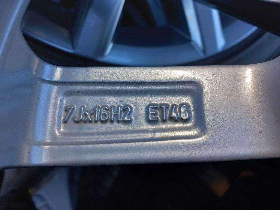 Jante VW Polo anvelope mixte GoodYear AO 215 45 16