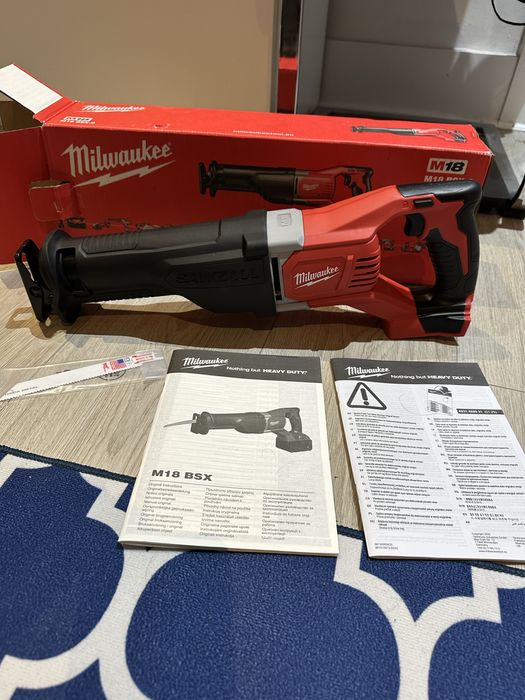 Fierăstrău sabie Milwaukee M18 BSX , produs nou , fabricatie 2025