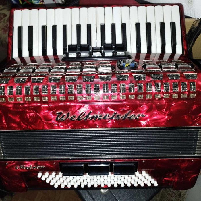 Vand acordeon weltmeister meteor 80 basi ca nou
