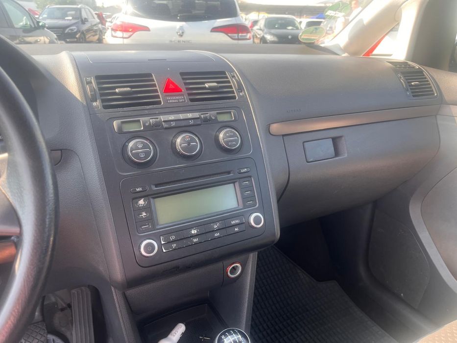 VOLKSWAGEN Touran 2005 — imagine 3
