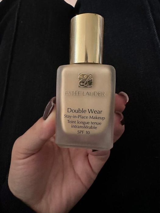 Козметика Estee Lauder, It cosmetics, Benefit