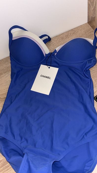 Costum de baie întreg C hanel nou