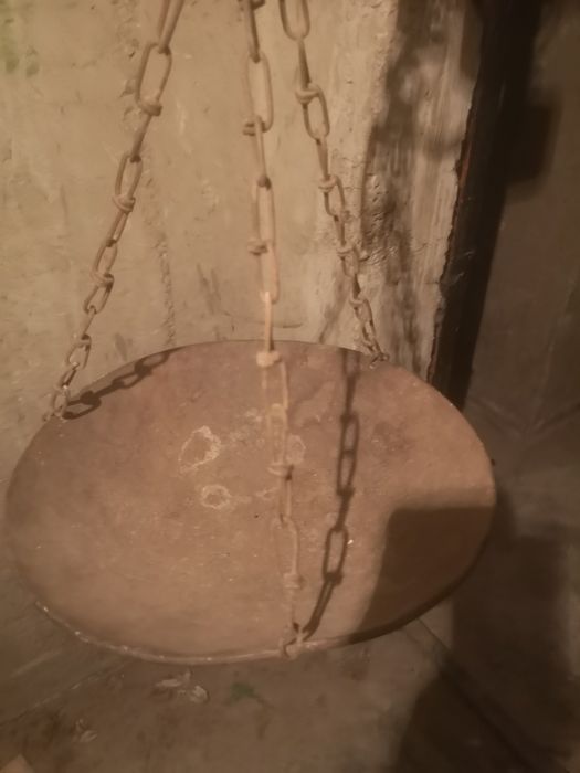 Стар кантар с топуз