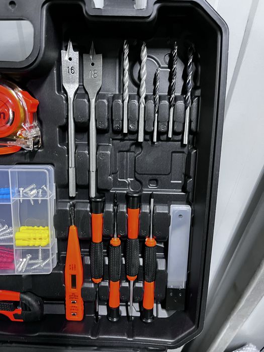 Новый шруповерт в кейсе