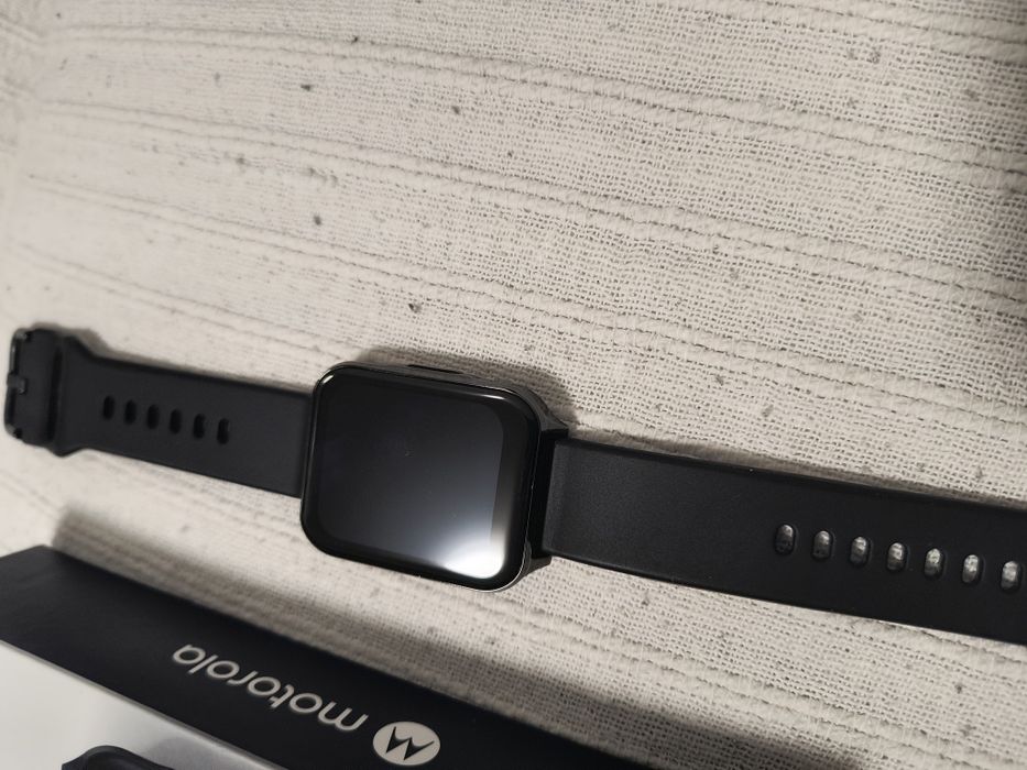 Часовник Moto watch