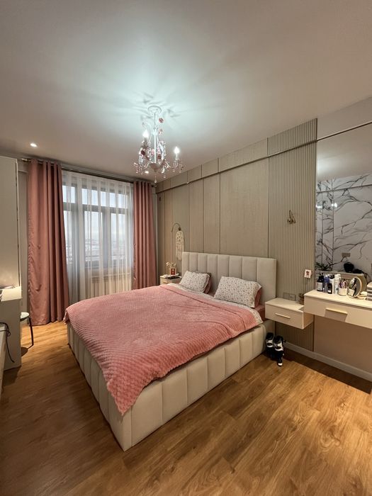 продаю свою 4-х комнатную квартиру