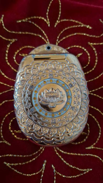 Сотовый телефон продам