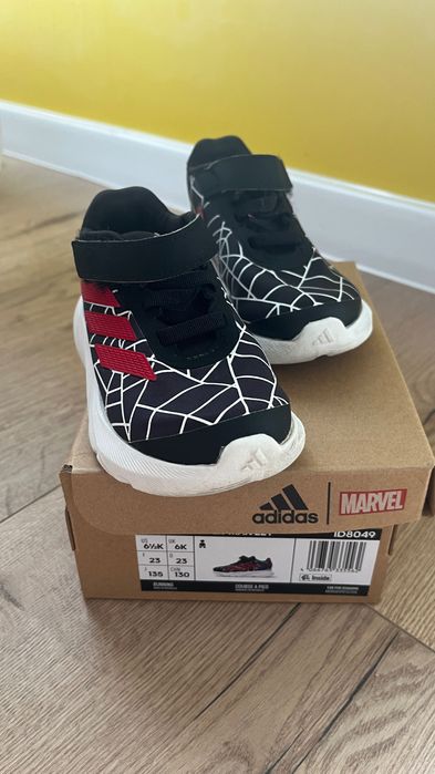 Детски маратонки adidas 23-24 номер