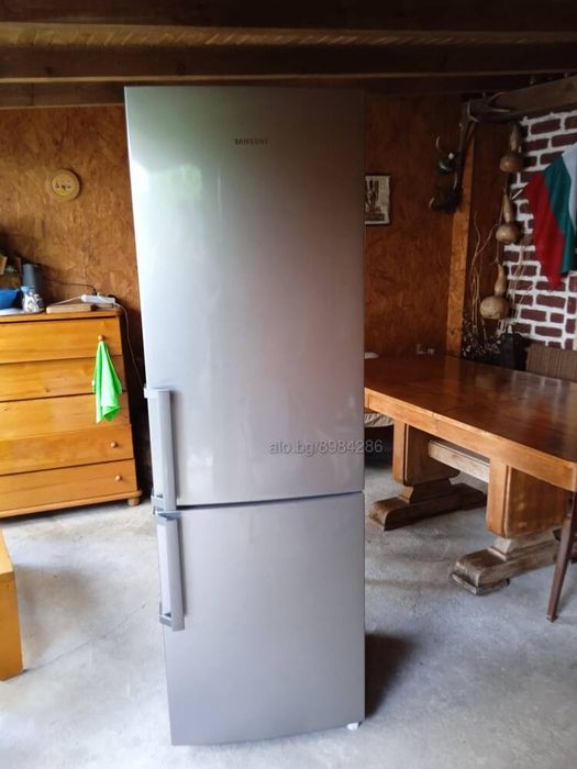 Хладилник Самсунг с долна камера цена 210 лева