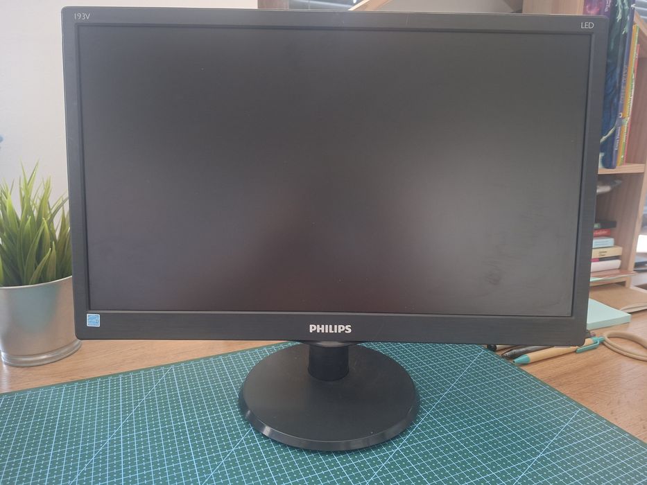 Монитор PHILIPS 19"