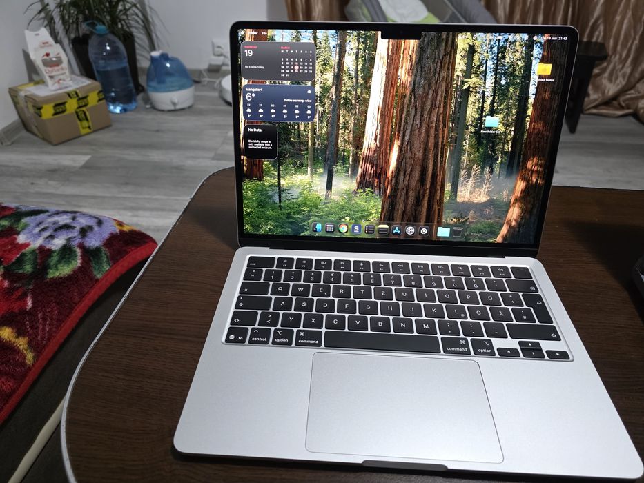 Macbook Air M4 13 inch 2025