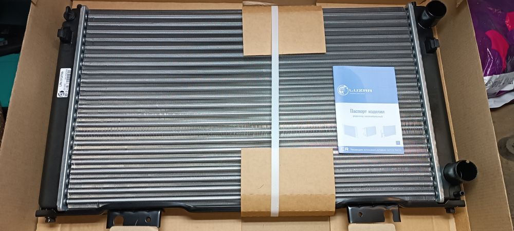 Продам радиатор охлаждения приора 2