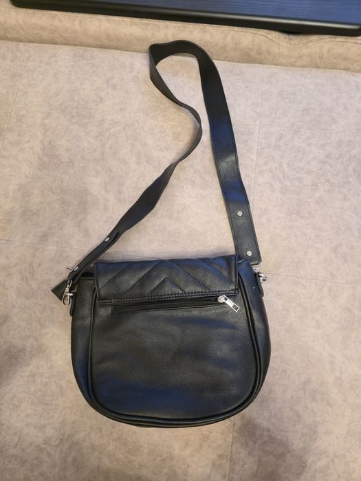 Нова дамска чанта през рамо