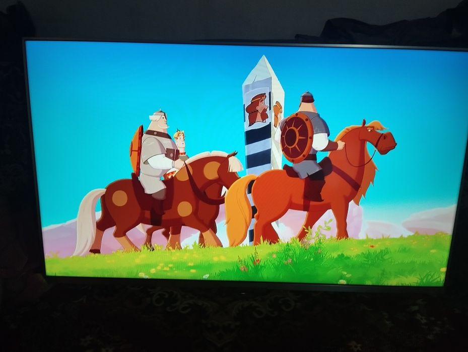 Продам  Жк телевизоры 106 и 82 см