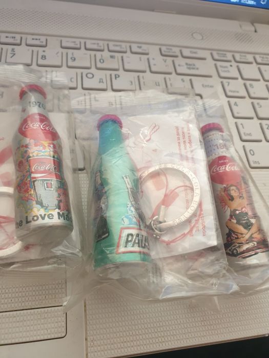 Coca Cola 100години колекционерски  бутилки ключодържатели.