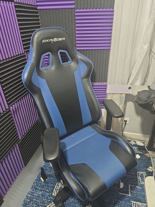 Игравое кресло DXRacer