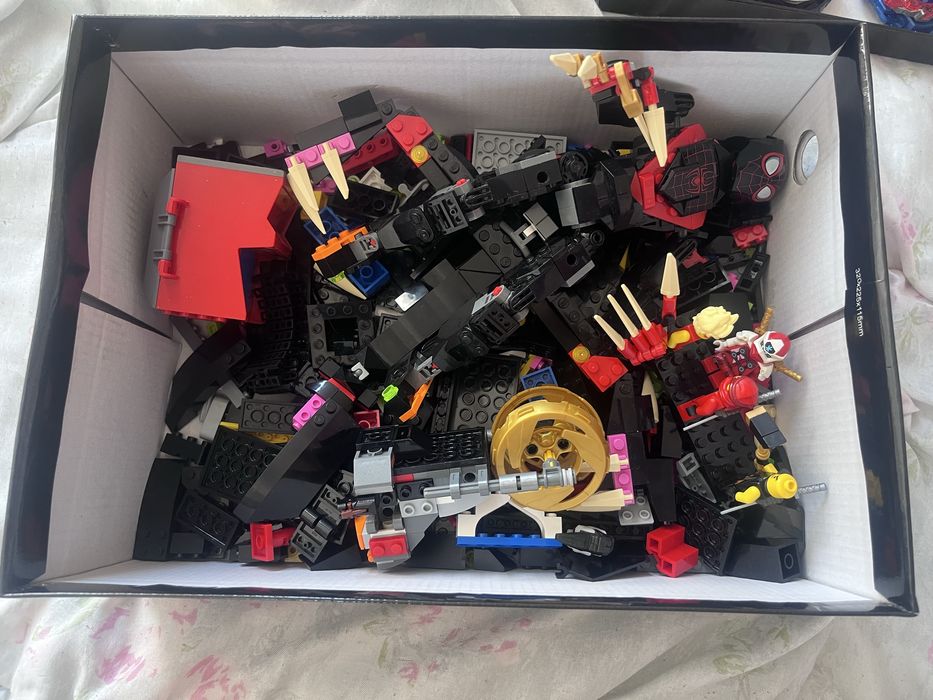 Lego има няколко фигурки
