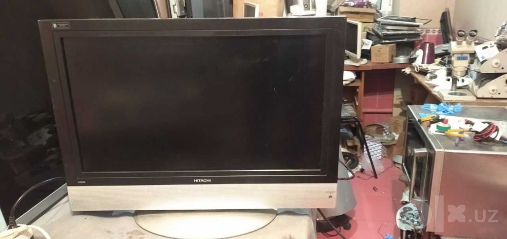 Телевизор HITACHI   26"