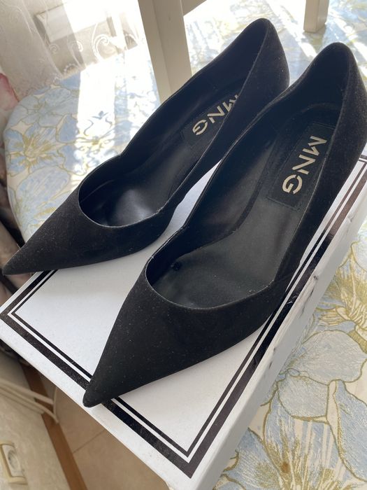 Продам туфли манго