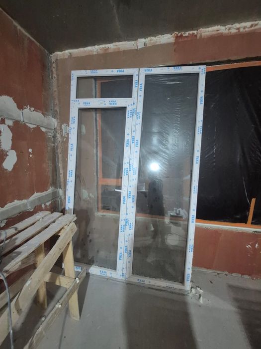 Продам оконную пластковую  раму