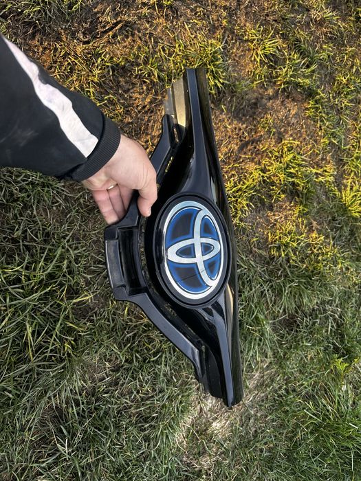 Grilă radiator toyota chr.