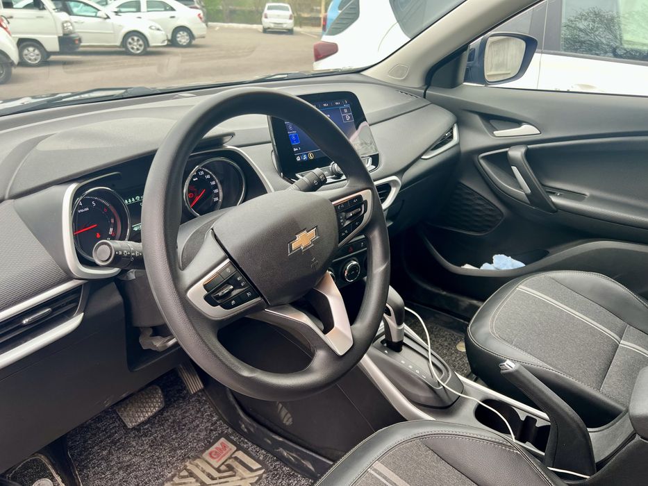 Tracker 2 ltz (2023), 45 600km, стальной, пропан(63л)/бензин