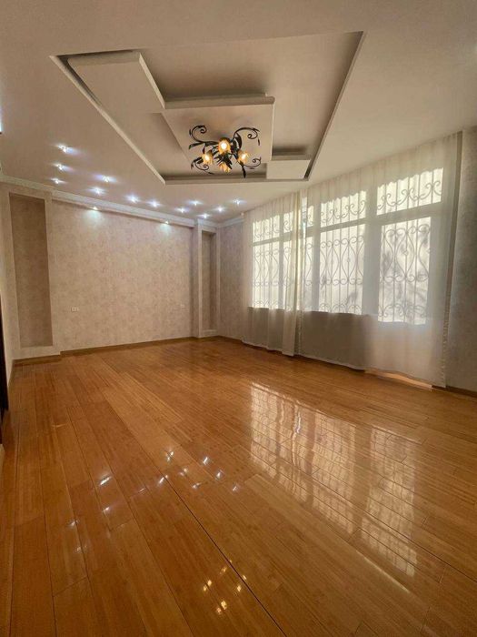 Габус за Irish pub, закрытый двор, со своей парковкой!