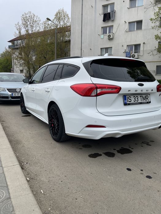 FORD Focus 2020 — imagine 5