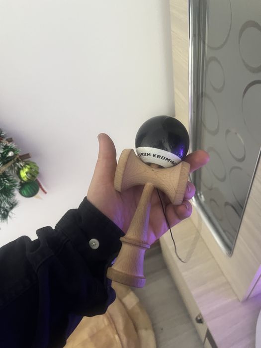 Kendama krom pop negru