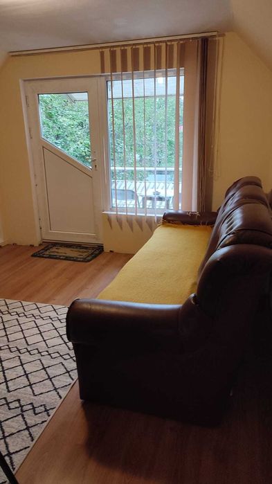 PF închiriez apartament 2 camere la casa