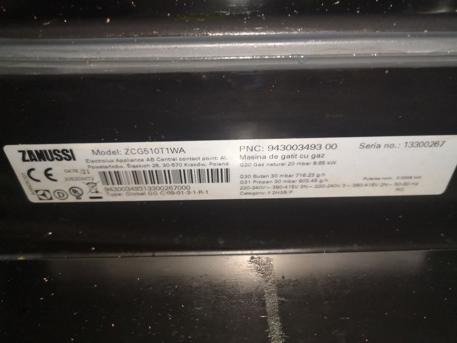 Aragaz zanussi 4 arzătoare + cuptor, aprindere electrica.