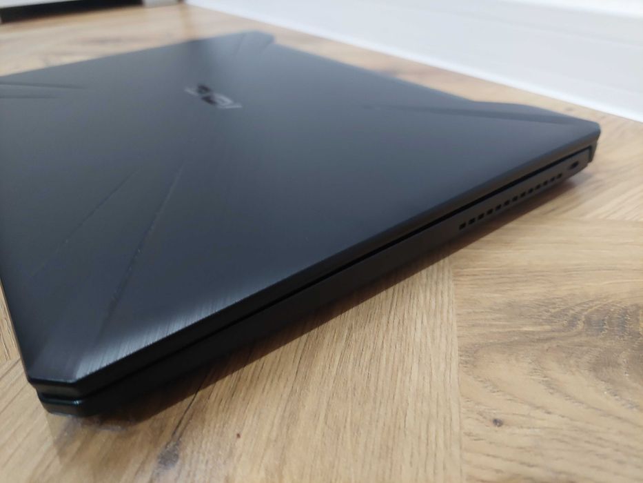 Геймърски лаптоп Asus TUF Gaming FX505DV 16GB RTX 2060 6GB Ryzen 3750H