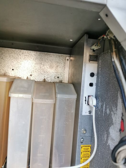 Вендинг Зануси Лх с нова врата добро състояние.