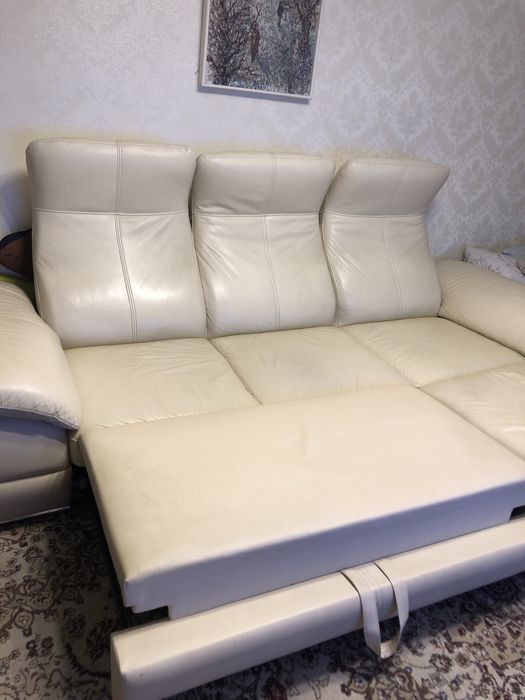 Продам кожаный диван