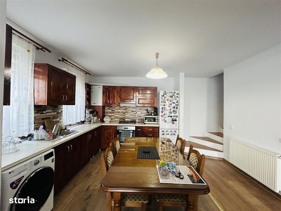 Casa de vanzare in Sibiu - 4 camere, 82 mpu + gradina 30 mp, parcare