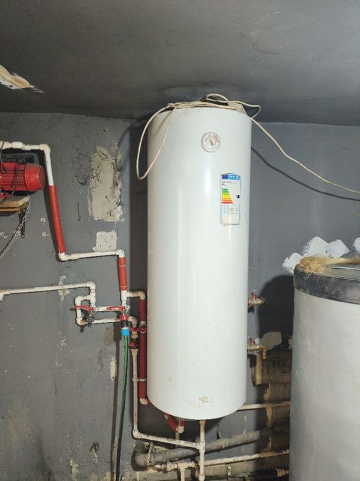 Vând centrala termica Viadrus 40 kv  ,și cos fum inox, plus boiler apa calda 150 litri