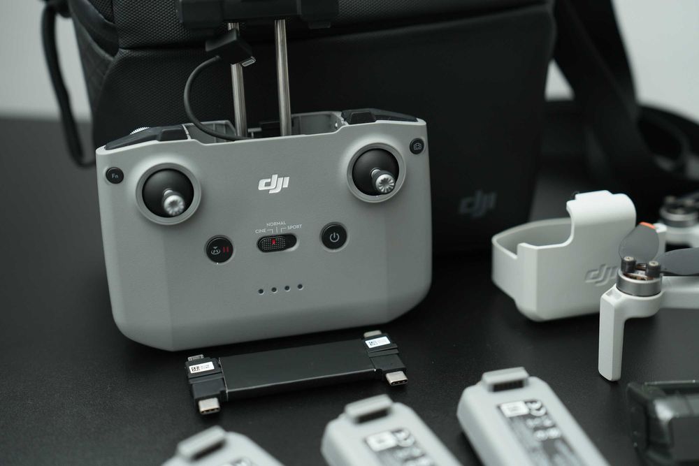 Dronă Dji Mini 2 Fly More Combo