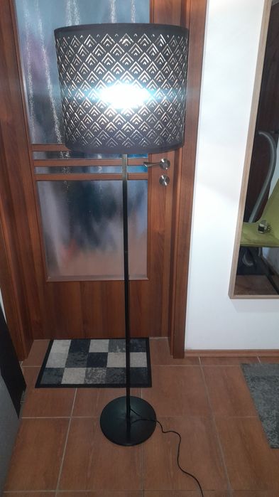 Veioza (lampa) de podea