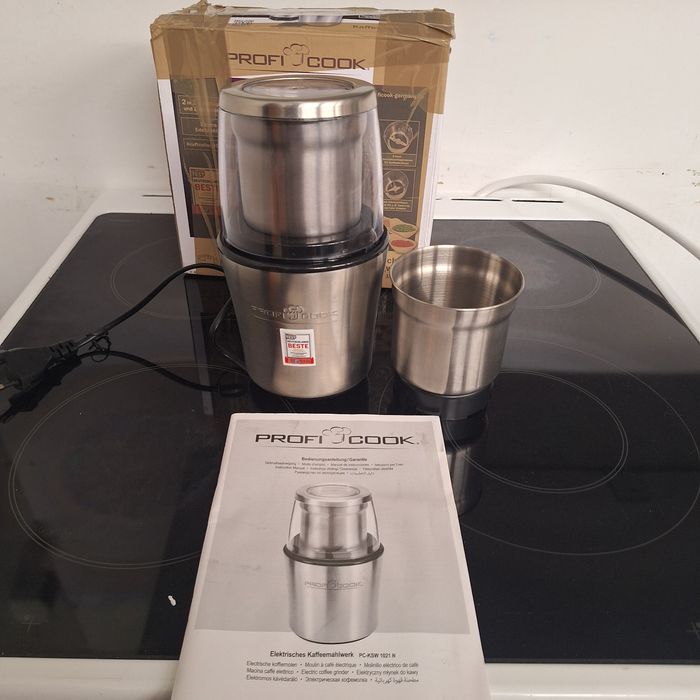 Кафемелачка + острие за раздробяване на ядки,билки и други ProfiCook