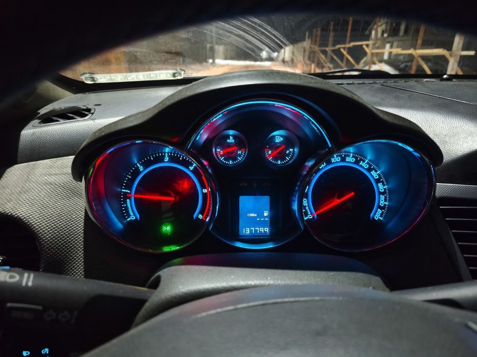 Vând Chevrolet Cruze