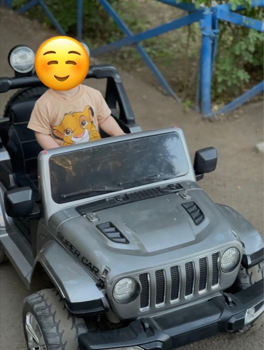 Продам детский  автомобиль 4х4