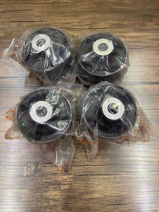 Сайлент блоки ничего рычага  HONDA ACCORD