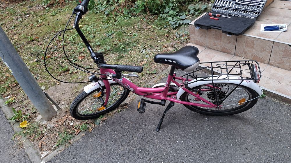Vând bicicleta 20" in stare bună