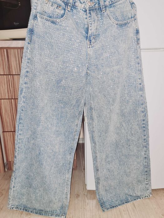 Дънки с блестящ ефект