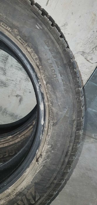 Bridgestone Blizzaк Зимни гуми 225/60 R18 3 бр. джип бус