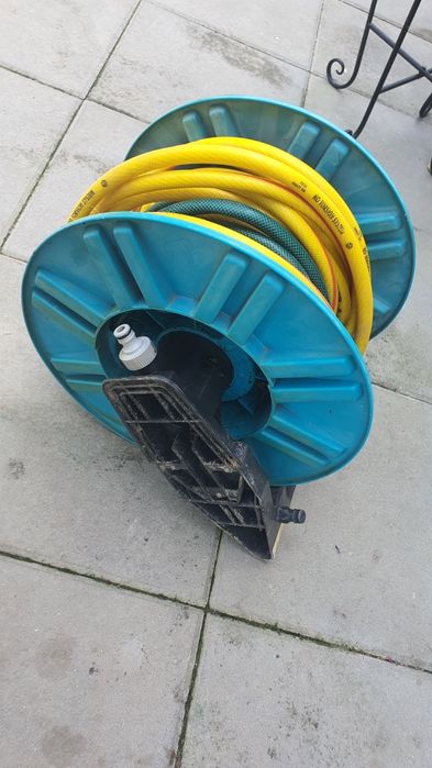 Rola furtun gardena pentru perete