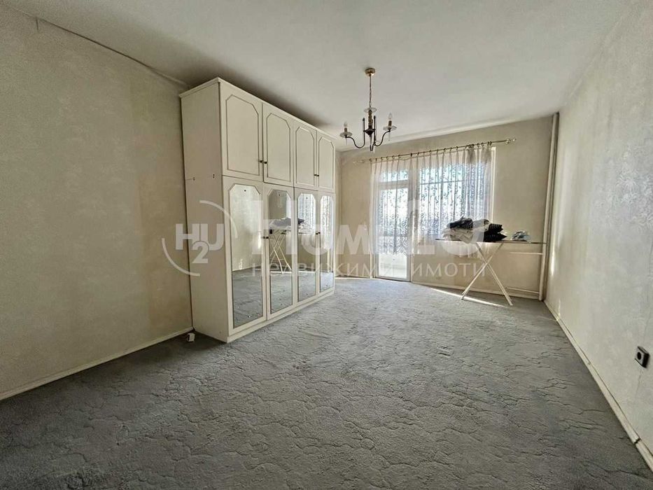 Четири стаи!! Асансьор!! Възраждане!!